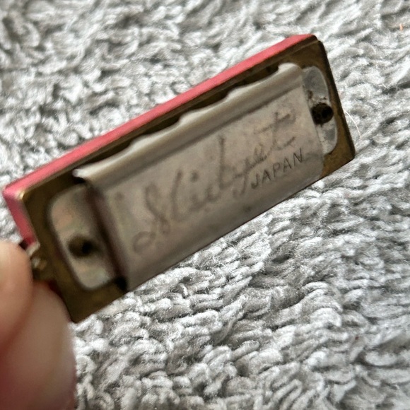 Midget Harmonica - Picture 2 of 5